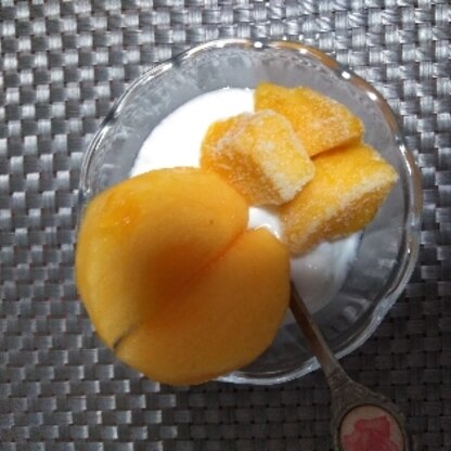 冷凍マンゴーと
柿で作りました(+_+)
冷凍でひんやりして
美味しかったです♥️